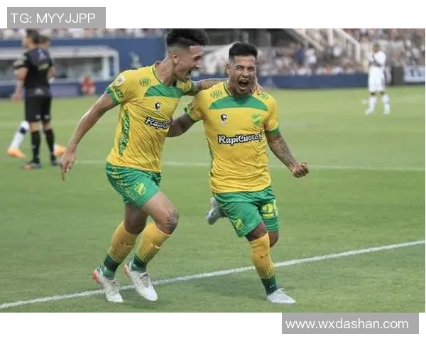 阿根廷青年队与正义队的激烈对决展现足球激情与团队精神